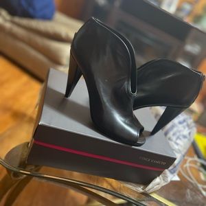 Size 9.5 Vince Camuto Black Heels